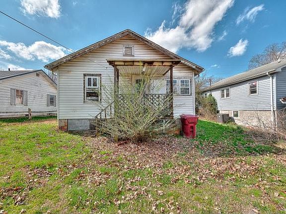 2nd image of 2202 E Unaka Ave