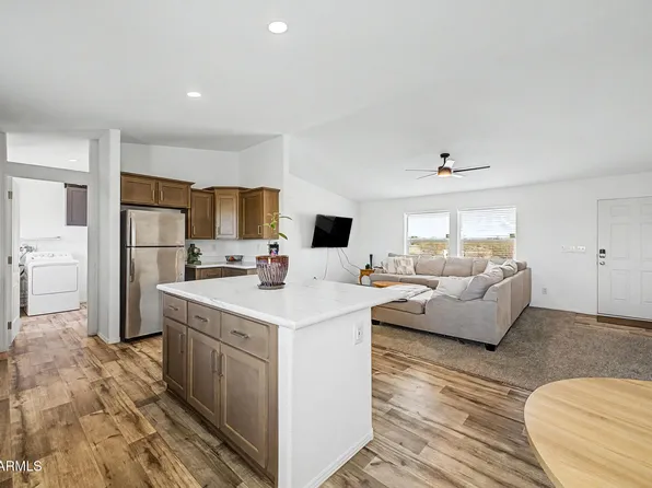 21735 W MONTANOSO Drive, Wittmann, AZ 85361