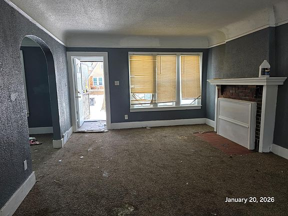 3rd image of 15821 Indiana St