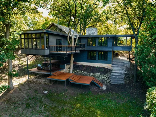 3059 Bay View Dr, Green Bay, WI 54311