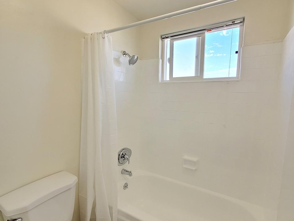 1st image of 1421 N Mansfield Ave APT 6