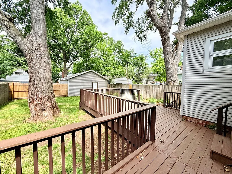 1329 S Holmes Ave — Photo 15