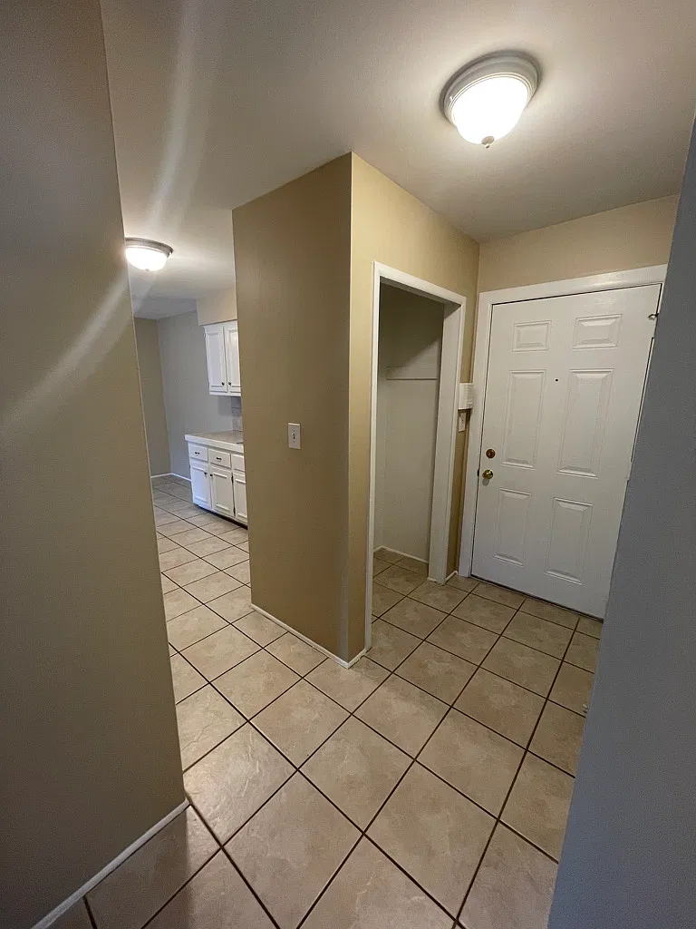 2 bed, 945 sqft, $1,500 — Photo 3