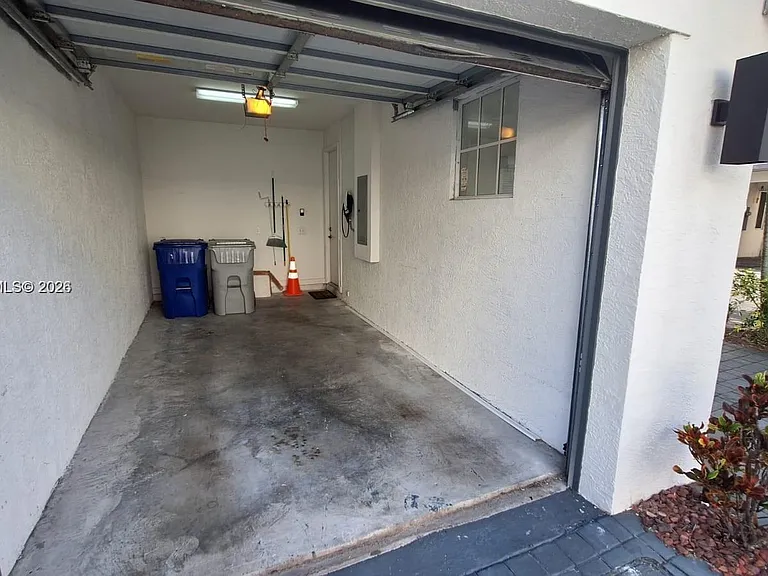 111 SE 7th Ave #0 — Photo 3