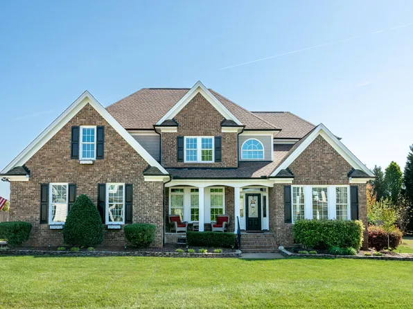 631 Near Post Dr, Fuquay Varina, NC 27526