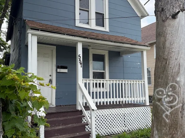557 Oak St, Waukegan, IL 60085