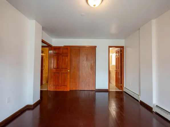 132-36 Pople Avenue image 10 of 19