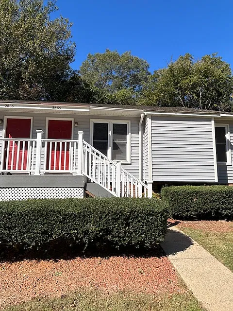 2 bed, 1.5 bath, $1,400 — Photo 2