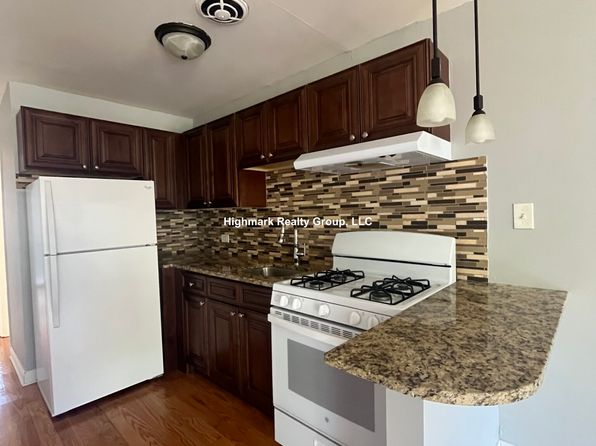 8506 Waukegan Rd #22