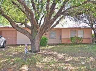 1635 Red Fox Rd, Wichita Falls, TX 76306