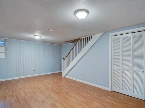 10 Massaco St APT Q, Simsbury, CT 06070