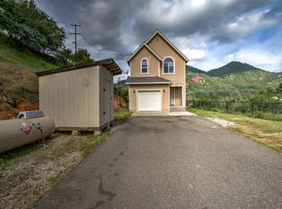 22082 Loop Dr, Redding, CA 96003