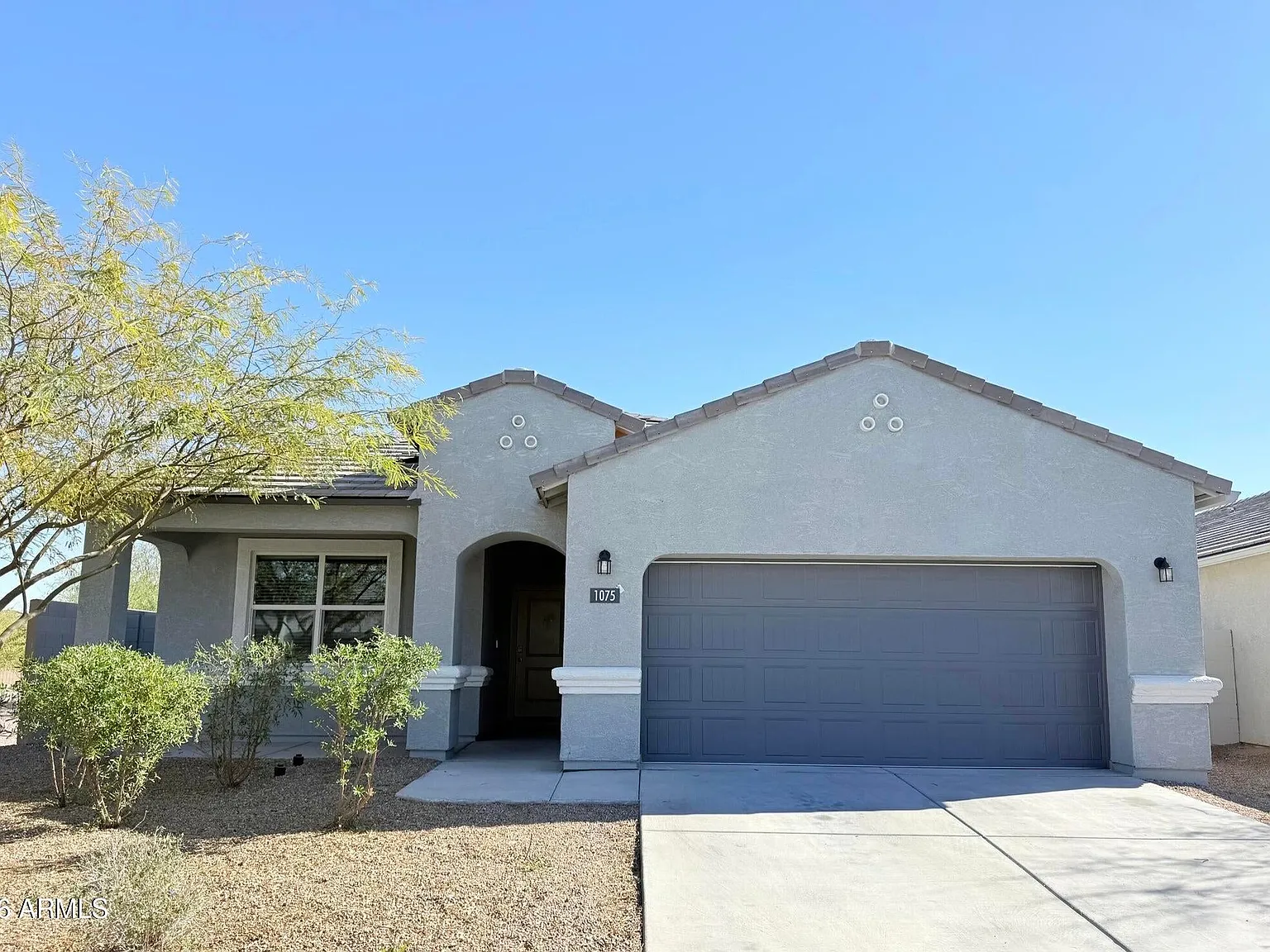 5 bed, 1997 sqft, $2,400 — Photo 1