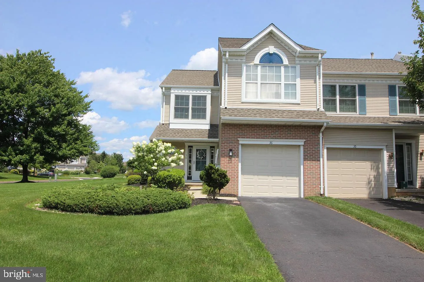 2 bed, 2.5 bath, 2078 sqft, $3,190 — Photo 3