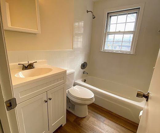 5th image of 2 Trafalgar Dr #2B