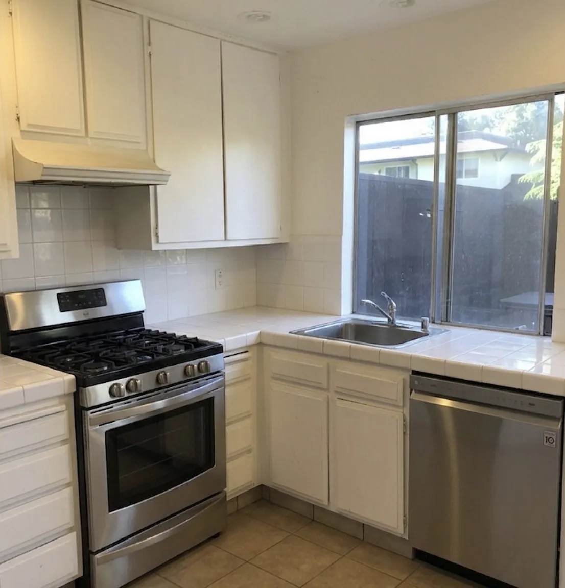2 bed, 1.5 bath, 1008 sqft, $1,995 — Photo 1