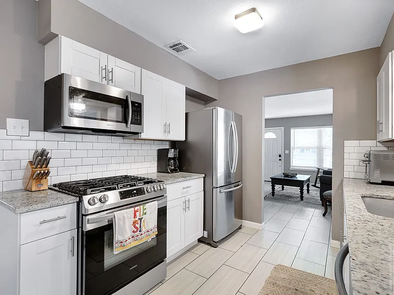 35 Storeywood Dr — Photo 8