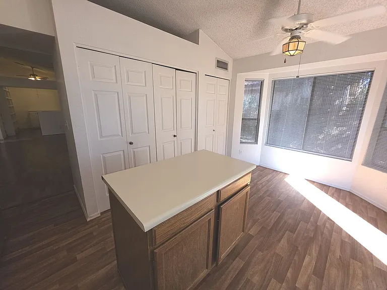 1056 W Sunward Dr — Photo 9