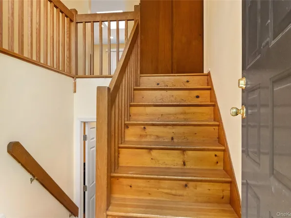 2 Mountain View Court, Pomona, NY 10970