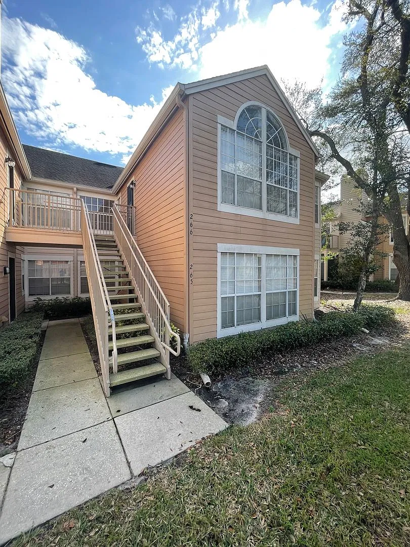 2 Bedroom/ 2 Bath 1,130 SF 2nd Floor Condo- Hidden Springs Community in heart of Altamonte Spring... — Photo 2