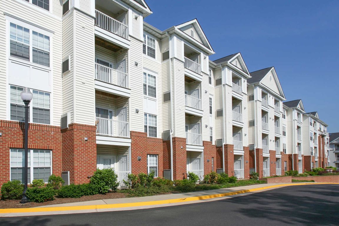 The Reserve at Eisenhower Apartments