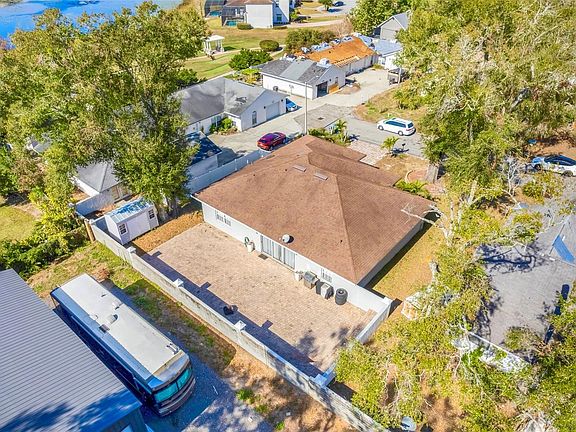 4th image of 415 Renee Dr