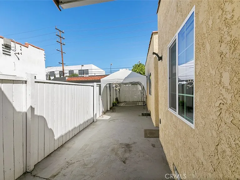 545 Ivy — Photo 23