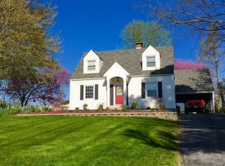 728 E Lake Dr, Edwardsville, IL
