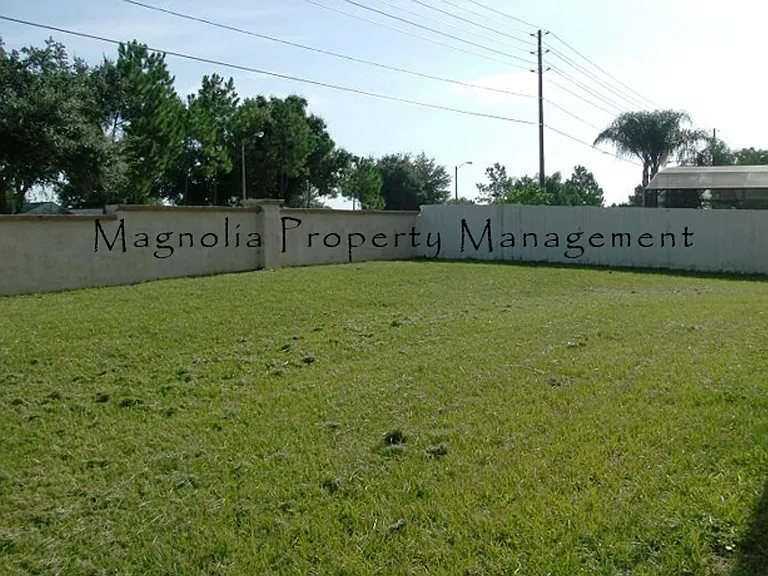 7729 Indian Ridge Trl N — Photo 3