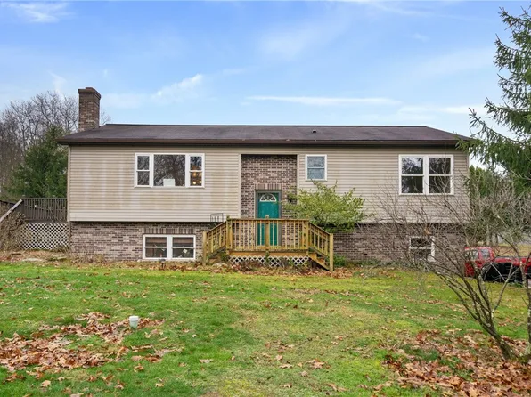 107 Lairds Ln, West Sunbury, PA 16061