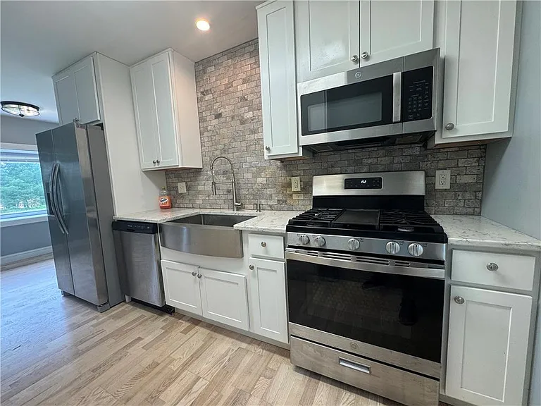 244 Sawmill Rd — Photo 3