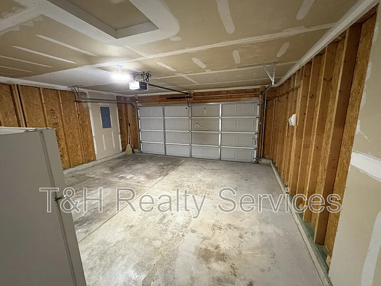 2751 Winding Creek Ln — Photo 19