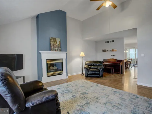 3430 Gleneagles Dr, Chambersburg, PA 17202