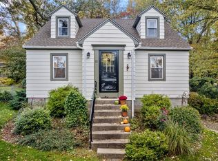 15 S Bartlett Rd, Quaker Hill, CT 06375