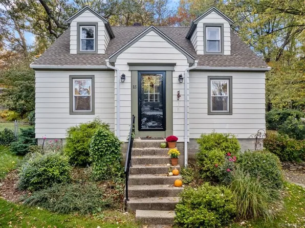 15 S Bartlett Road, Waterford, CT 06375