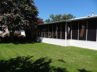 16207 Laurel Ridge Dr, Laurel, MD 20707