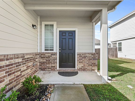 2nd image of 984 Rice Dr