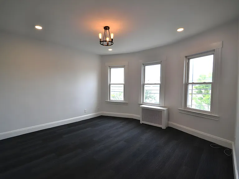 21 Walnut St #2 — Photo 4