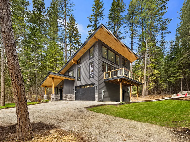 23 Byron Ln — Photo 2