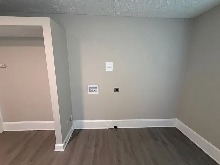 411 N Confederate Ave — Photo 9
