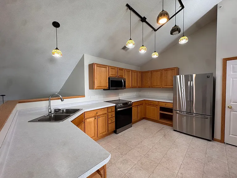 1243 Bergmann Dr — Photo 8