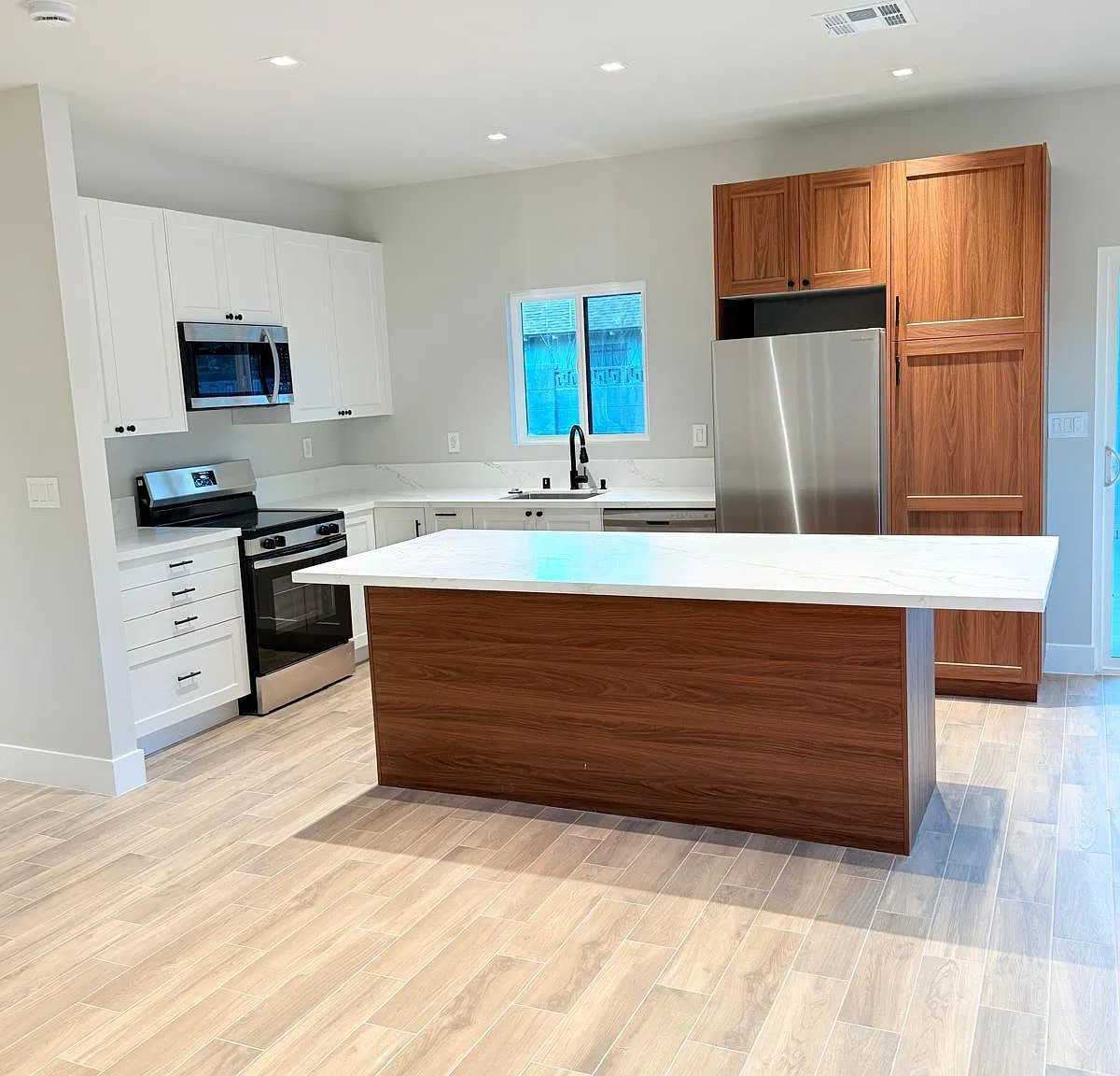 1 bed, 900 sqft, $2,900 — Photo 3