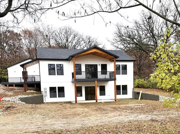 1702 S Aurora St, Eldon, MO 65026