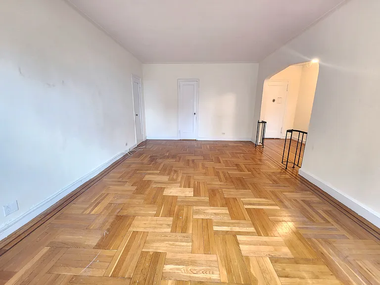 5400 Fieldston Rd #14A — Photo 2