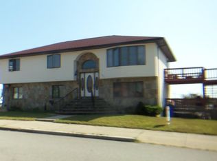 111 Anthony St, Fall River, MA 02721