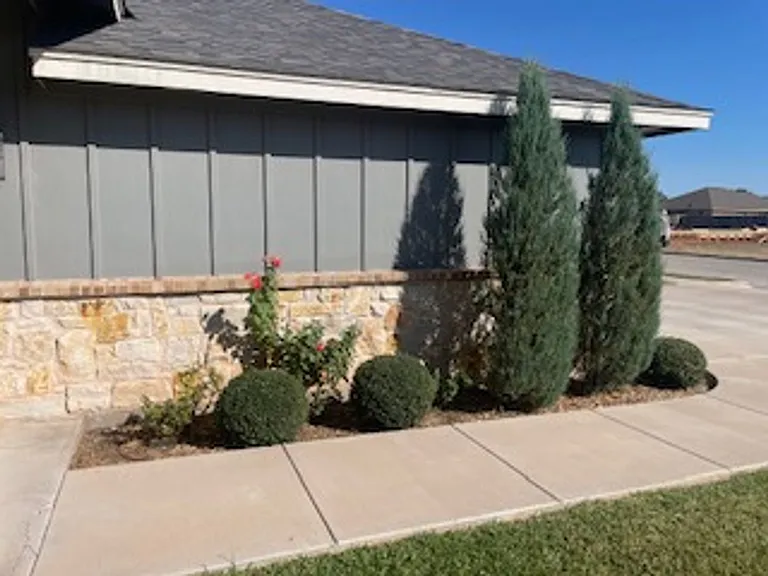 4142 Carrera Ln — Photo 2