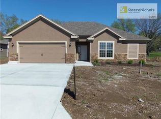 505 SW Station St, Oak Grove, MO 64075