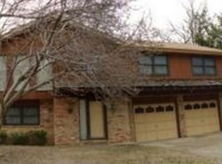 782 Wolf Rd, Decatur, IL 62526