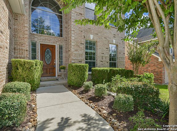 2nd image of 18510 Rogers Pl