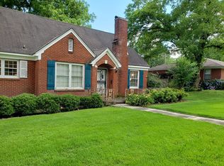 465 Salem Ave, Holly Springs, MS 38635